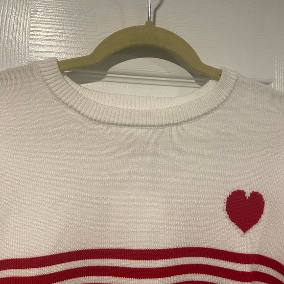 NWT Willow & Wind Size L Red Ivory Stripe Heart Knit Crew Neck Pullover Sweater - Picture 2 of 11
